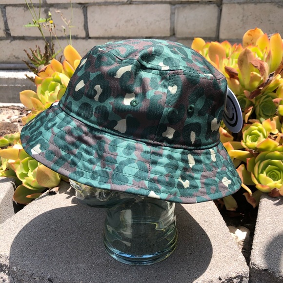 Neff cheetah Bucket Hat - Picture 2 of 5